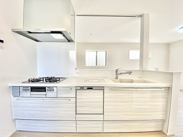 お子様と並んで料理をしても余裕のゆとりのキッチン