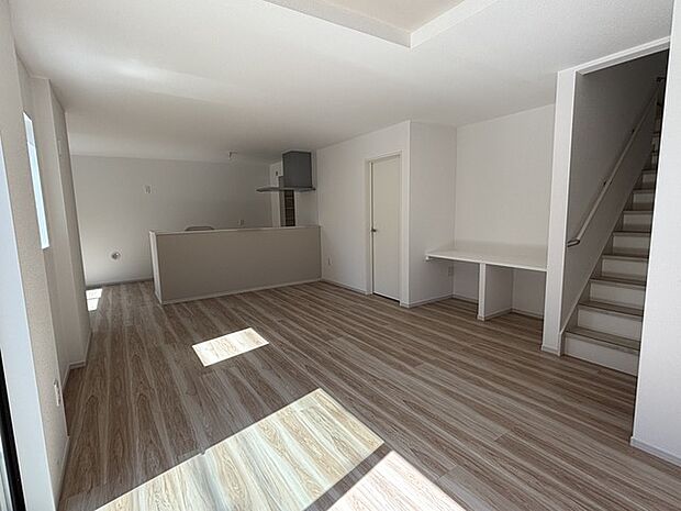 ご家族みんながゆったりくつろげる広々リビング。