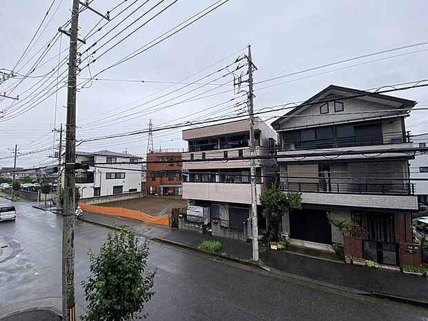 穏やかな時間が流れる落ち着いた街並みと、ゆとりを感じさせる周辺環境が魅力のロケーションです。