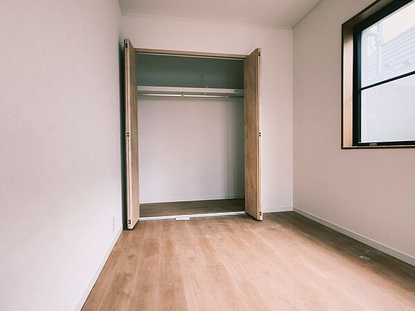 部屋ごとに設けた収納は、住みやすさへのこだわり。