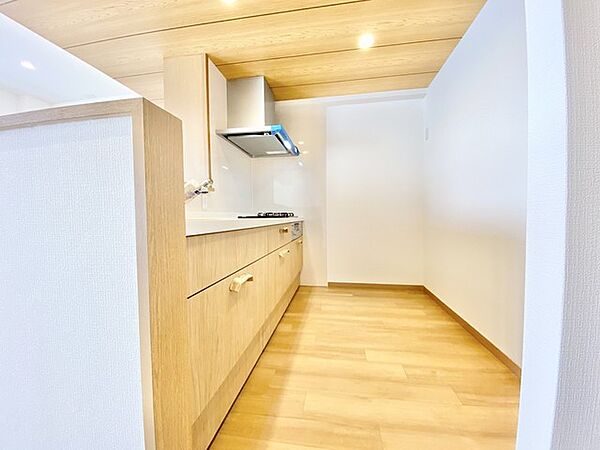 お子様と並んで料理をしても余裕のゆとりのキッチン