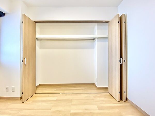 季節ごとの大物もしまえるたっぷりの収納スペース。