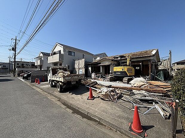 前面道路含む外観