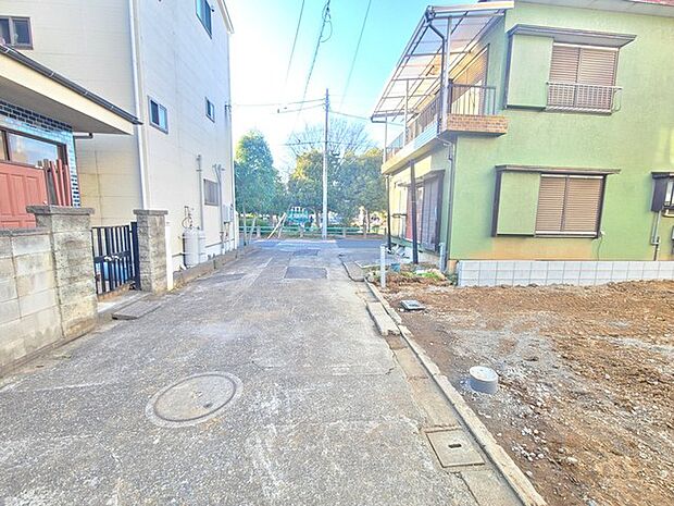 前面道路含む現地写真(東→西)