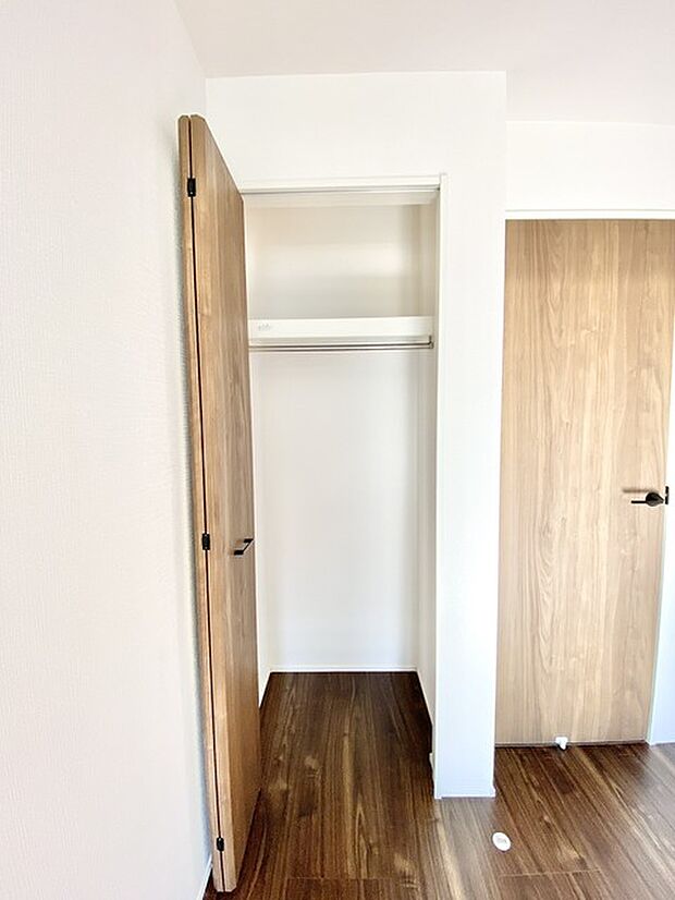 部屋ごとに設けた収納は、住みやすさへのこだわり。