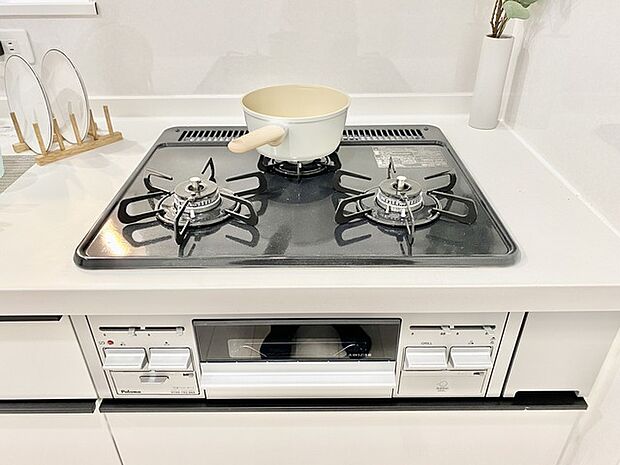 3口のガスコンロで、お料理はよりスピーディーに。