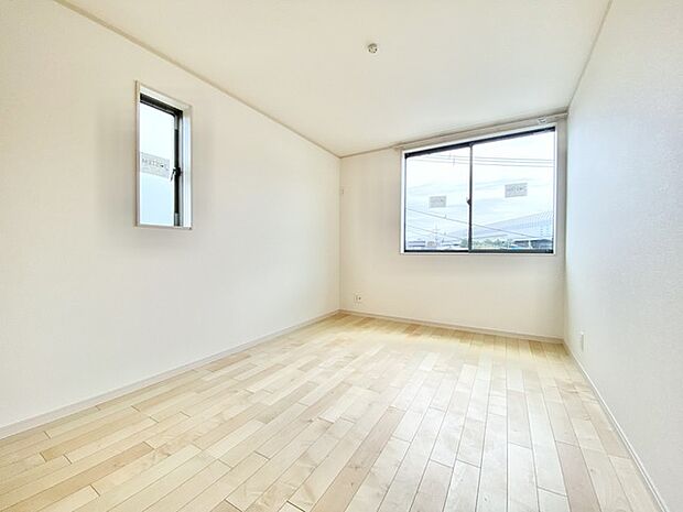 洋室は子供部屋にもちょうどいいサイズ感。