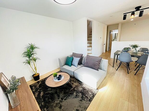 無駄な装飾を削ぎ落としたシンプルな空間が、穏やかで心地よいひとときを演出してくれます。