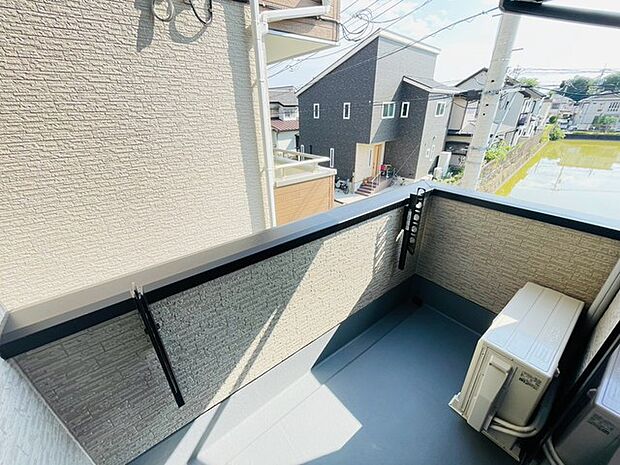 奥行きを設けたバルコニー　使い勝手も良好です