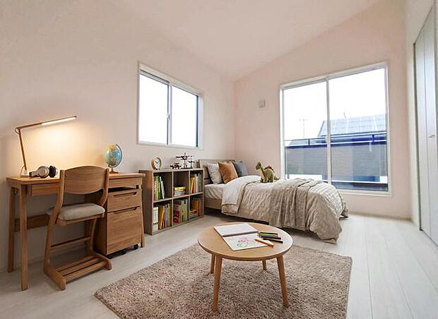 洋室は子供部屋にもちょうどいいサイズ感。