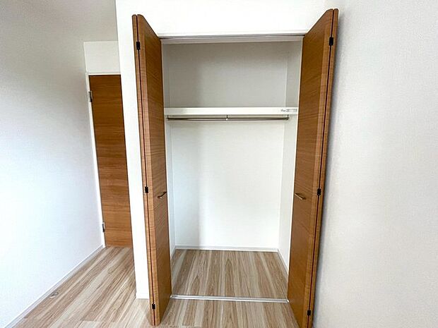 部屋ごとに設けた収納は、住みやすさへのこだわり。
