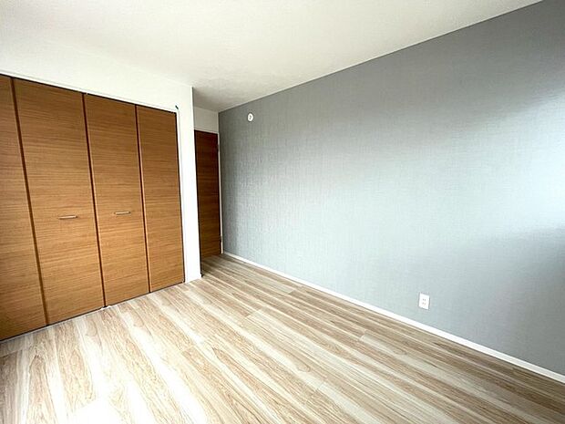 洋室は子供部屋にもちょうどいいサイズ感。