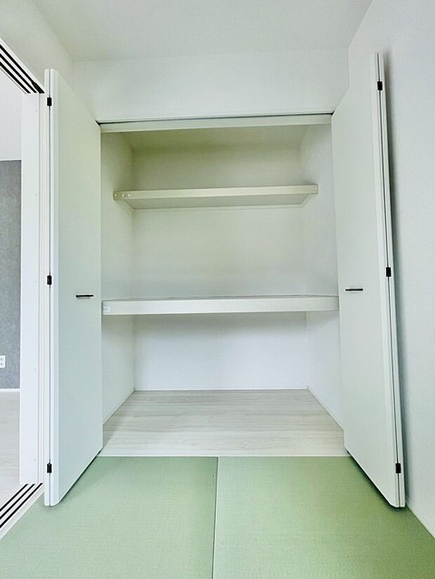 すっきりと整えられた空間は、日々の暮らしに心地よい余白と静かな落ち着きをもたらしてくれます。