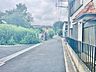 外観：豊かな緑に囲まれ、落ち着いた時間が流れる静かな住環境が日々の暮らしを穏やかに包み込みます。