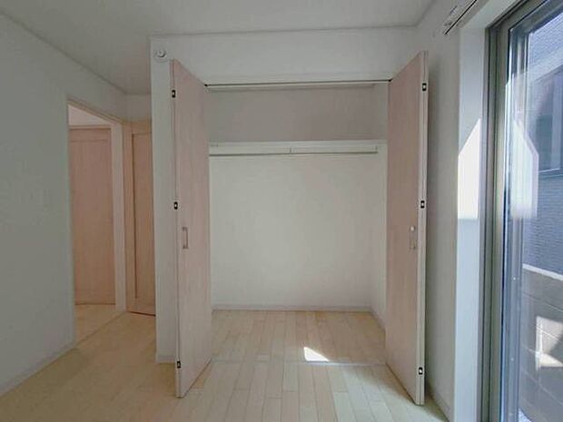 無駄のないシンプルな空間設計が、日々の暮らしに心地よいゆとりと落ち着きをもたらします。