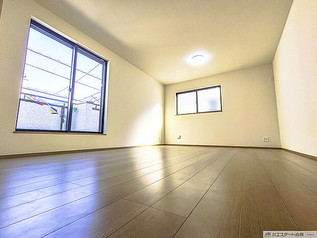 お家の中心となる大きな空間がご家族のコミュニケーションスペースになる筈です。 