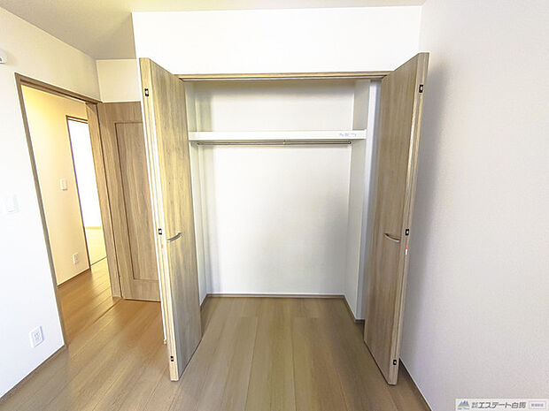 大きめの収納スペースで住空間もスッキリ広々。 