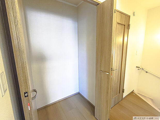 ファミリークローク(廊下収納)