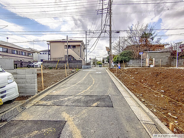 3区画前 前面道路 西方向