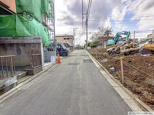 2区画前 前面道路 西方向