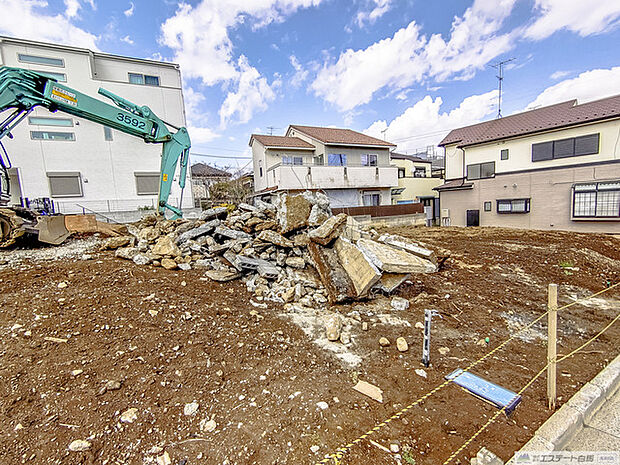 2区画北東 公道から(瓦礫は撤去予定)