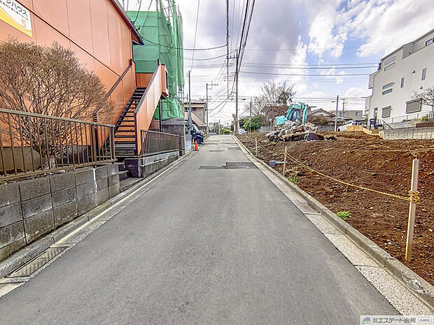 1区画前 前面道路 西方向