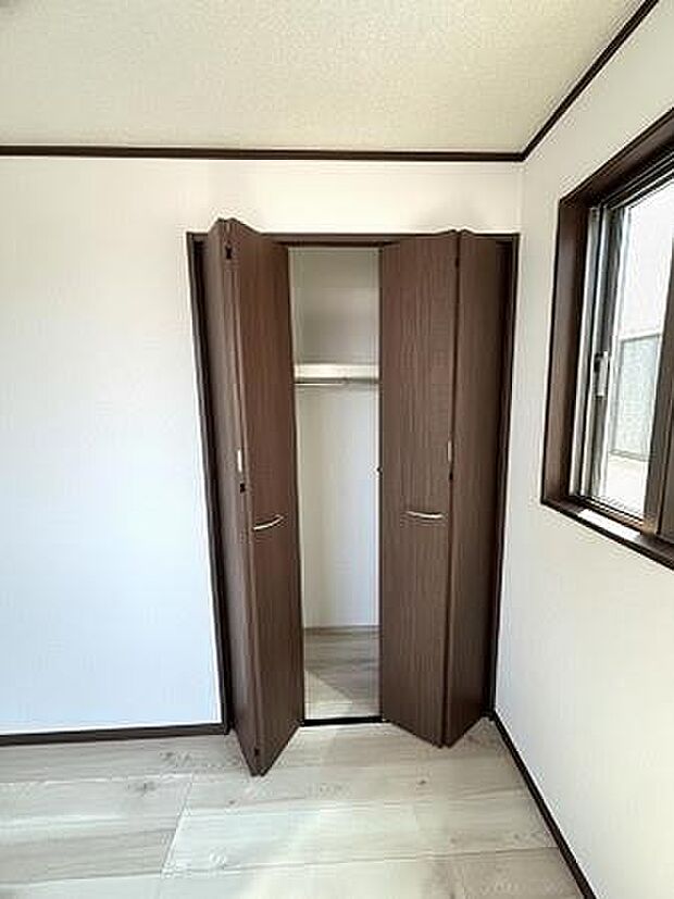 お部屋の中がいつもキレイに片付きそうですね。