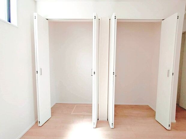 部屋ごとに設けた収納は、住みやすさへのこだわり。