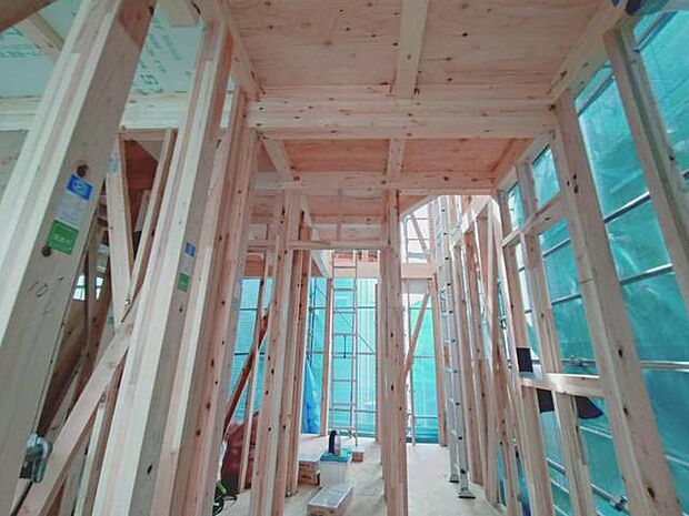 内観写真建築中