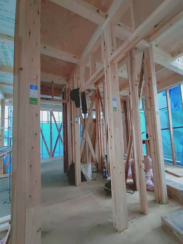 内観写真建築中