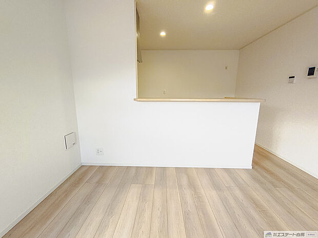 開放的なこの空間がお客様をお出迎えします。