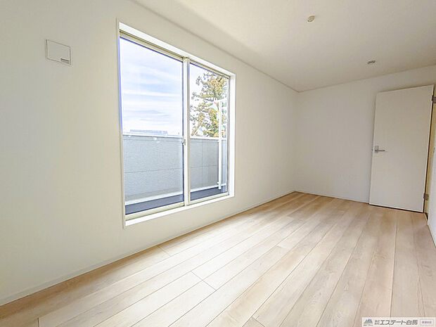 澄んだ空気と、広がりを感じる住まい