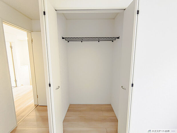 たっぷり収納で、お部屋の中はいつもキレイに片付きそうですね。