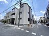 外観：前面道路含む現地写真 