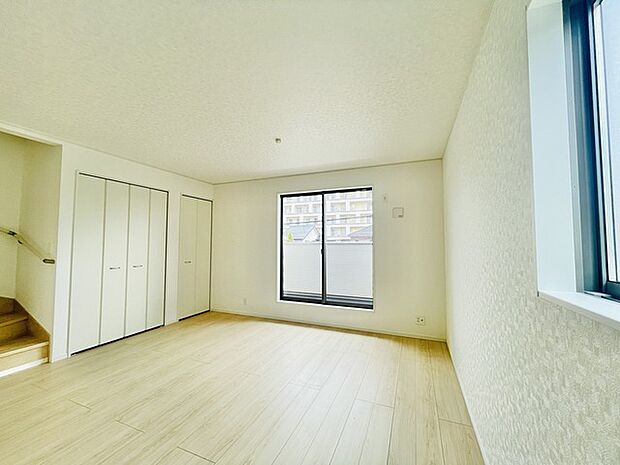 お家の中心となる大きな空間がご家族のコミュニケーションスペースになる筈です。 