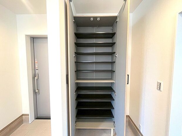 部屋ごとに設けた収納は、住みやすさへのこだわり。