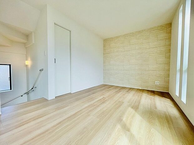 ご家族みんながゆったりくつろげる広々リビング。