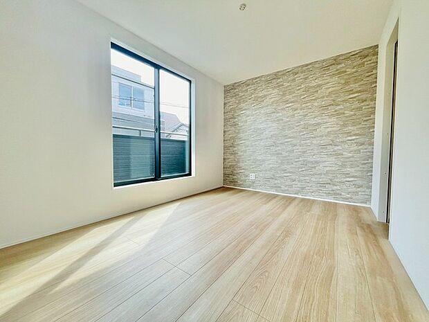 ご家族みんながゆったりくつろげる広々リビング。