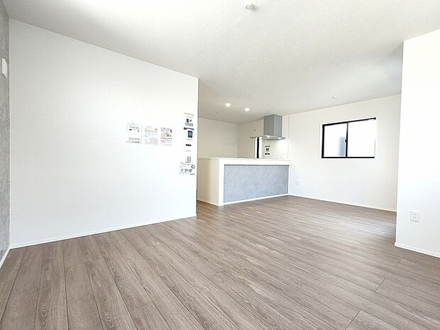 お家の中心となる大きな空間がご家族のコミュニケーションスペースになる筈です。