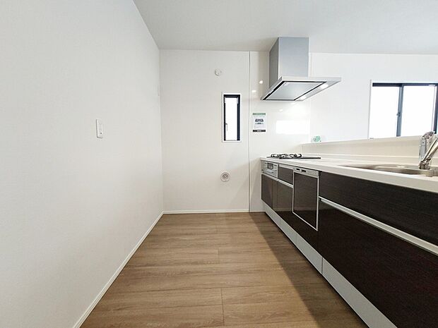 料理をしながらでもご家族との会話を楽しめる対面キッチン。