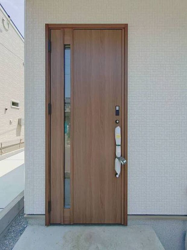温かみのある色調が訪れる人を優しく迎え入れ、日々の暮らしに心地よい調和をもたらします。