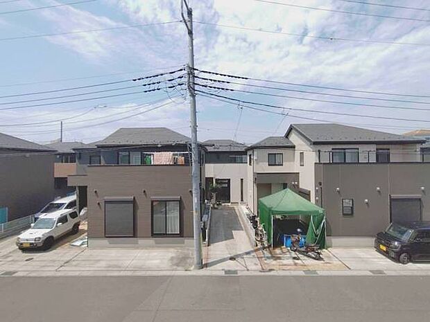 周囲の街並みと調和するモダンな外観が、日常に落ち着きと安心感をもたらしてくれます。