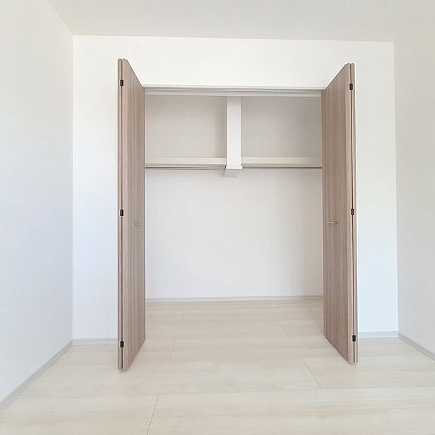 部屋ごとに設けた収納は、住みやすさへのこだわり。 