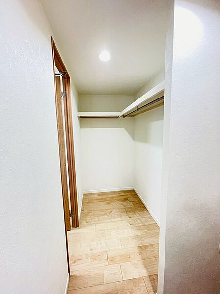 ウォークインクロゼットのある住まいで収納上手な生活。