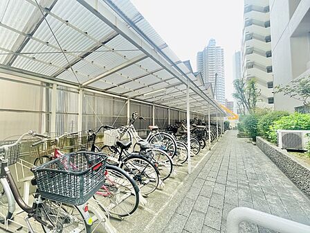 駐輪場 