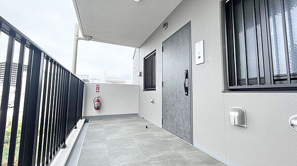 落ち着いた佇まい、日々の暮らしに彩りを添えます