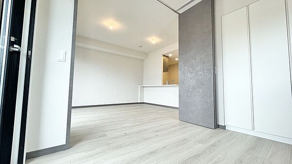 洗練されたデザインが、心地よい調和のある空間