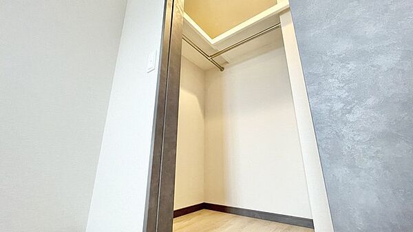 ウォークインクロゼットのある住まいで収納上手な生活。