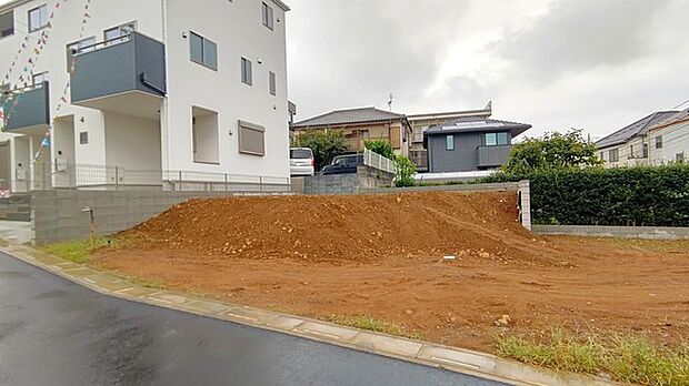 前面道路含む現地写真 