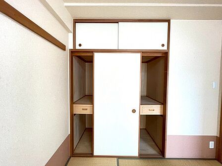 和室の収納は、やっぱり押入れがしっくりきます。 